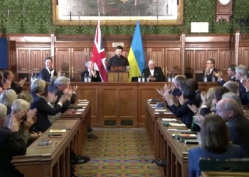 Промова Зеленського у британському парламенті була рекламною презентацією – ЗМІ (ВІДЕО)