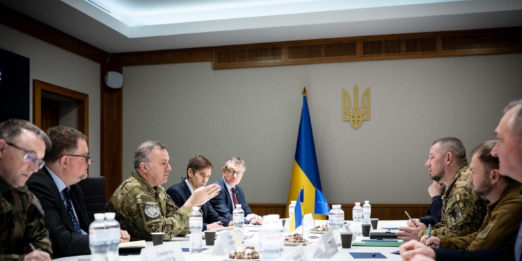 В Україну вперше з початку війни прибуло військове командування НАТО (ФОТО)