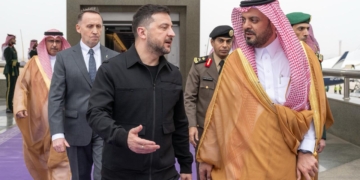 Зеленський прибув до Саудівської Аравії (ФОТО, ВІДЕО)