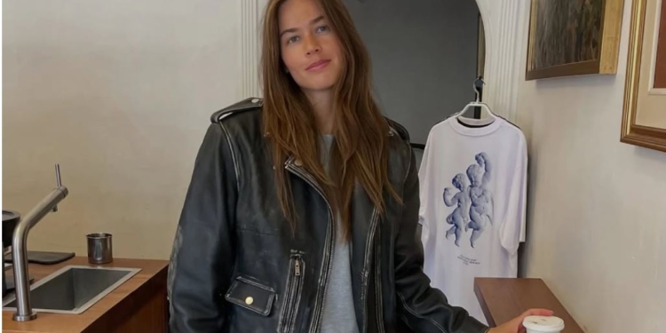 Одяг із 90-х знову в топі – які куртки та пальта ми будемо носити цієї весни (ФОТО)