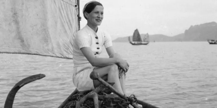 Українська “тревел-блогерка” за 100 років до Instagram об’їхала весь світ та стала кінооператоркою. Хто вона (ФОТО)