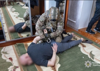 Погрожували прокляттями, вимагали гроші, дурили військових та їх родини – тепер “пороблено” банді “ясновидиць” (ФОТО, ВІДЕО)