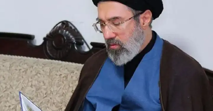 Найбільш розшукуваного наркобарона Ель Менчо поховали у золотій труні (ФОТО)