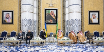 Зеленський прибув до Саудівської Аравії (ФОТО, ВІДЕО)