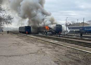Поїзд, в який у Миколаєві влучив шахед, був порожній (ФОТО)