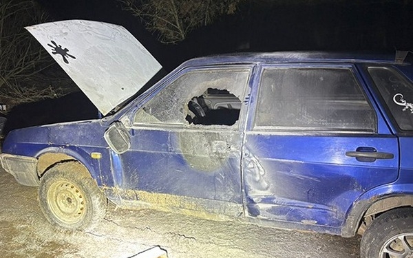 На Миколаївщині чоловік підпалив автівку товариша по чарці, бо той не заплатив йому гроші за роботу (ФОТО)