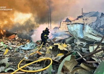 На Київщині, Сумщині, Харківщині, Дніпровщині та Миколаївщині ліквідовують наслідки російського масованого удару, – Зеленський (ФОТО, ВІДЕО)