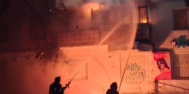 Росіяни продовжують тероризувати Херсон – поранено чоловіка (ФОТО)