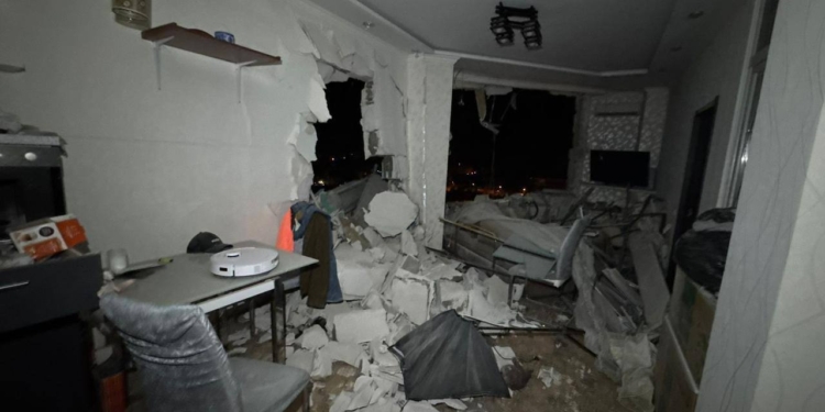 В Одесі після нічної атаки 14 пошкоджених будинків, сотні вибитих вікон (ФОТО)