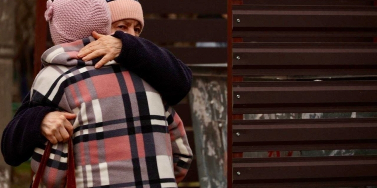 Росіяни вдарили по багатоповерхівці у Дніпрі, є поранені (ФОТО, ВІДЕО)