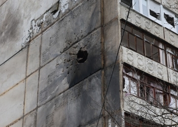 Пошкоджені багатоповерхівки та автомобілі – поліція показала наслідки вчорашньої ворожої атаки на Миколаїв (ВIДЕО, ФОТО)