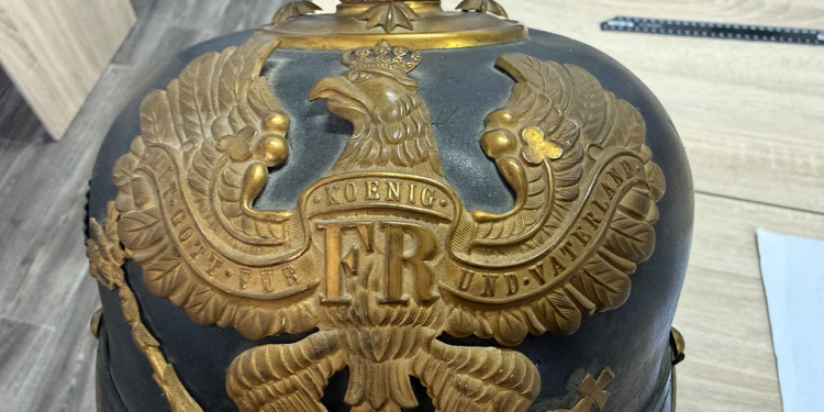 З України в США намагалися відправити поштою 100-літній  шолом прусського офіцера (ФОТО)