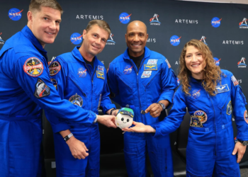 Сьогодні з космодрому у Флориді стартує космічна місія астронавтів на Місяць. Що очікують від неї в США (ФОТО)