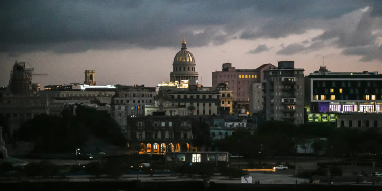 Трамп дозволив російському танкеру з нафтою причалити на Кубі