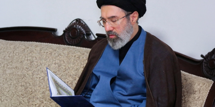 Нового лідера Ірану вивезли до Москви – лікуватись і ховатись