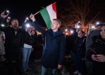 Конкурент Орбана на виборах Петер Мадяр дав тест на наркотики. І заявив про напад (ФОТО)