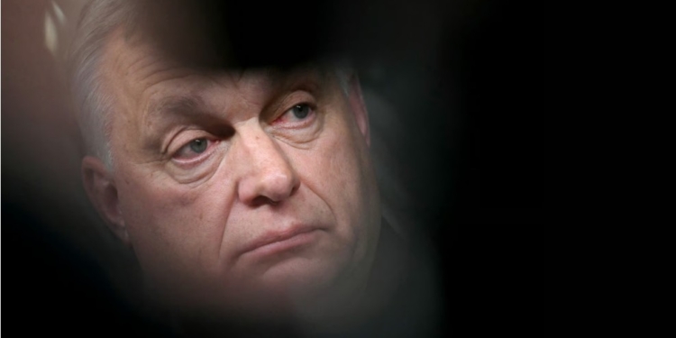 Лідери країн ЄС сподівалися, що Зеленський пом’якшить риторику щодо Орбана, але він пішов у наступ, – Politico