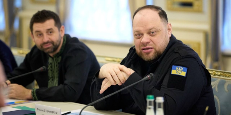 Ремонт доріг в Україні буде здійснюватися у 2 хвилі, – Свириденко (ФОТО)