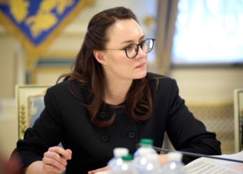 Ремонт доріг в Україні буде здійснюватися у 2 хвилі, – Свириденко (ФОТО)