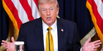 Трамп попросив відкласти зустріч із Сі Цзіньпіном