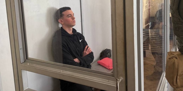 Підозрювані у вбивствах Фаріон і Парубія чомусь сидять в одній камері – і синхронізують свої заяви