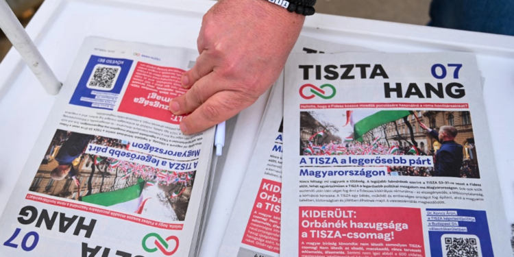 Рекордна кількість угорців зареєструвалася за кордоном для участі у виборах 12 квітня