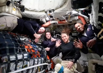 Біда. У американських астронавтів дорогою на Місяць зламався туалет. Як ремонтували і що з того вийшло (ФОТО)