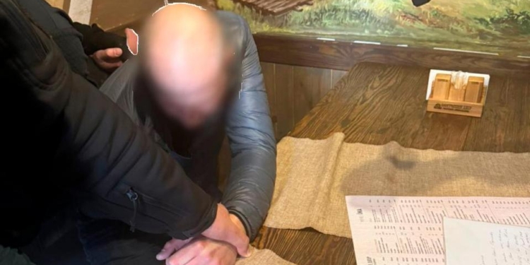 Посадовець «Укрзалізниці» за $100 тис готовий був розібрати залізничну колію, яка заважала видобутку граніту (ФОТО, ВІДЕО)