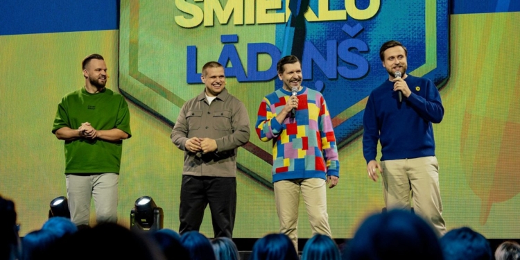 Латвійські коміки влаштовують благодійне шоу для збору коштів на авто для українських операторів дронів