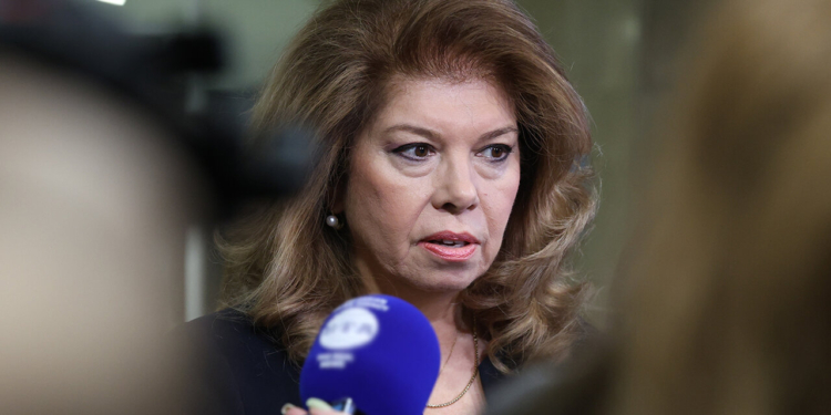 Президент Болгарії розкритикувала візит службового прем’єр-міністра до Києва