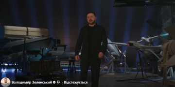 Зеленський привітав українських виробників зброї і показав те, що зазвичай тримають в таємниці (ВІДЕО)