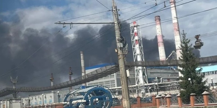 Українські дрони атакували Стерлитамак у Башкортостані, горить завод (ВІДЕО)
