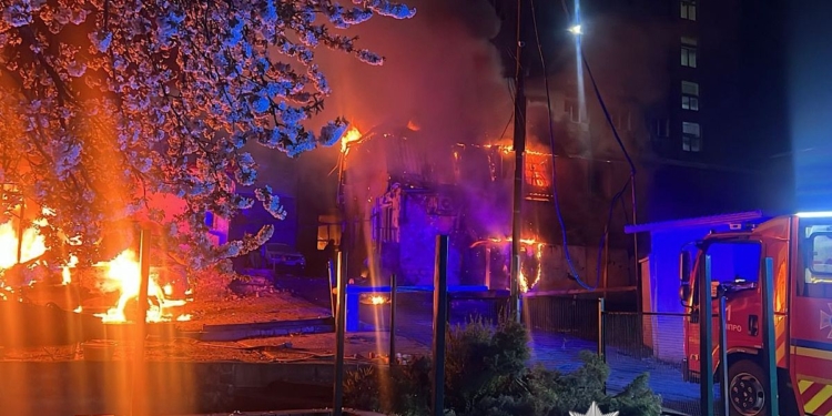 Вечірня атака на Дніпро – постраждали двоє маленьких дітей і жінка (ФОТО)