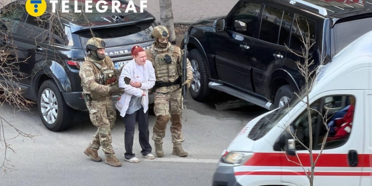 Терорист у Києві вбив 5 людей, заручники врятовані, – Зеленський