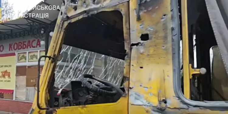 Рашисти  атакували маршрутку в Херсоні, відомо про 7 постраждалих, водій – важкий