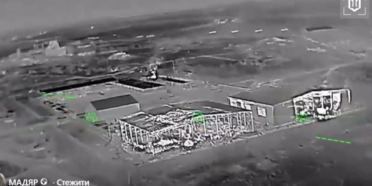 Вночі в Криму дрони СБС знищили базу важких безпілотників “Оріон” і літак (ВІДЕО)