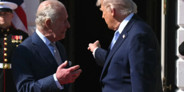 Трамп з порогу почав лякати короля Чарльза Путіним, який хоче знищити все. Чарльз лякатися не хотів (ФОТО)