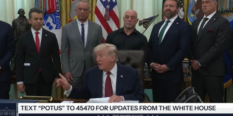 Трамп спростив доступ до психоделіків і заявив, що і собі хоче