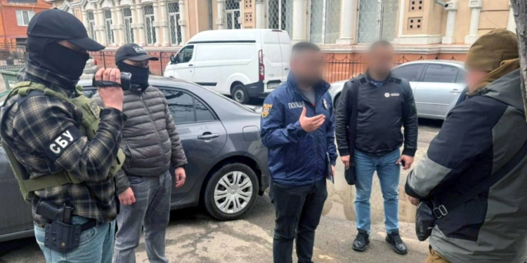 На Одещині посадовець РТЦК та СП за $10 тис обіцяв вирішити питання із СЗЧ (ФОТО)