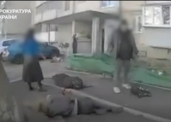 Генпрокурор Кравченко показав запис камер поліцейських, які втекли під час нападу київського вбивці. Сумнівів не лишилося (ВІДЕО)