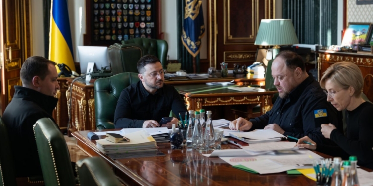 Зеленський провів нараду зі створення Пантеону видатних українців