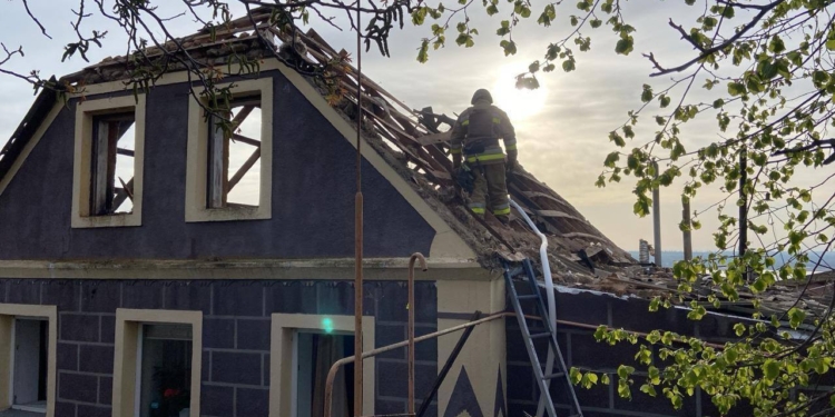 Внаслідок ранкової дронової атаки на Миколаївщині постраждали 2 жінки (ФОТО)