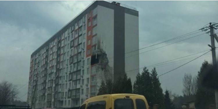 В Обухові дрон цілеспрямовано атакував багатоповерхівку, є загиблі та поранені (ФОТО, ВІДЕО)