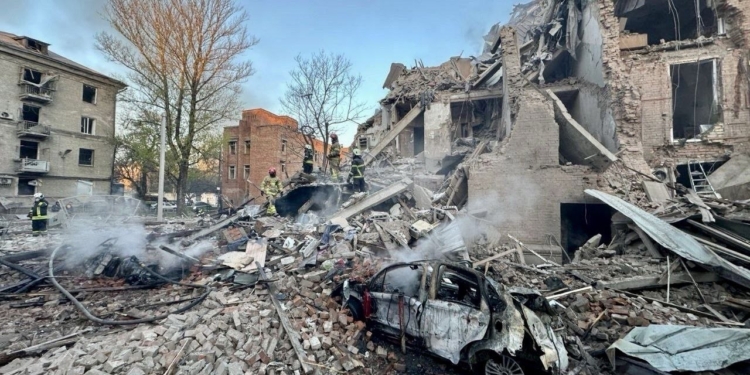 Ворог атакував Україну ракетами та дронами. Що відомо на зараз