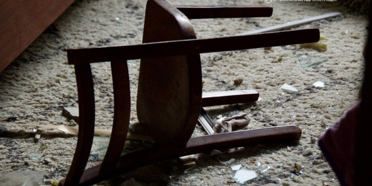 Внаслідок вечірньої атаки по Дніпру 10 поранених. З-під завалів дістали ще одне тіло