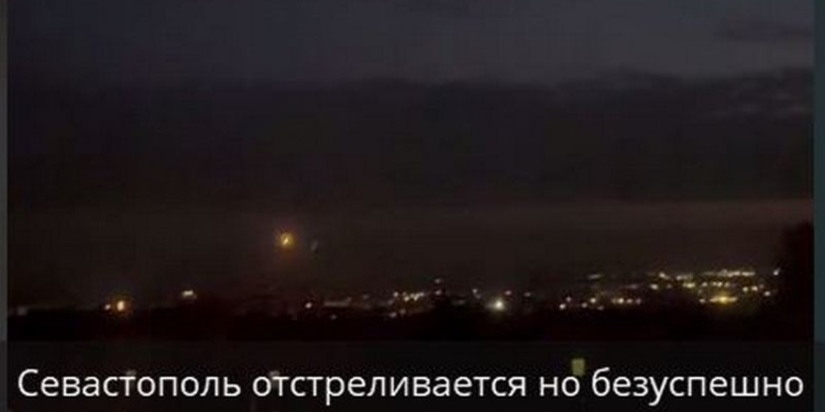 У Криму – вибухи на аеродромах і на Фіоленті, військові кличуть Путіна у Севастополь (ВІДЕО)