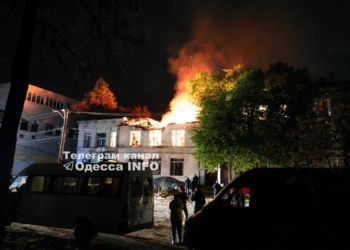Знову важка ніч в Одесі – через дронову атаку горіли будинки і дитсадок (ВІДЕО)