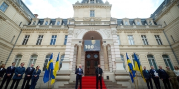 Зеленський пояснив мету своїх візитів в Європу і візиту короля Швеції (ВІДЕО)