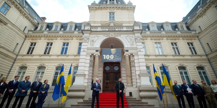 Зеленський пояснив мету своїх візитів в Європу і візиту короля Швеції (ВІДЕО)