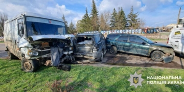 На Миколаївщині п’яний чоловік вкрав автівку і потрапив на ній у ДТП, пошкодивши три автомобілі (ФОТО)